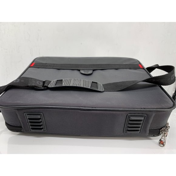 Swiss Gear by Wenger The Insight GRY BLK Computer Case 15" Nylon PVC - Picture 4 of 11